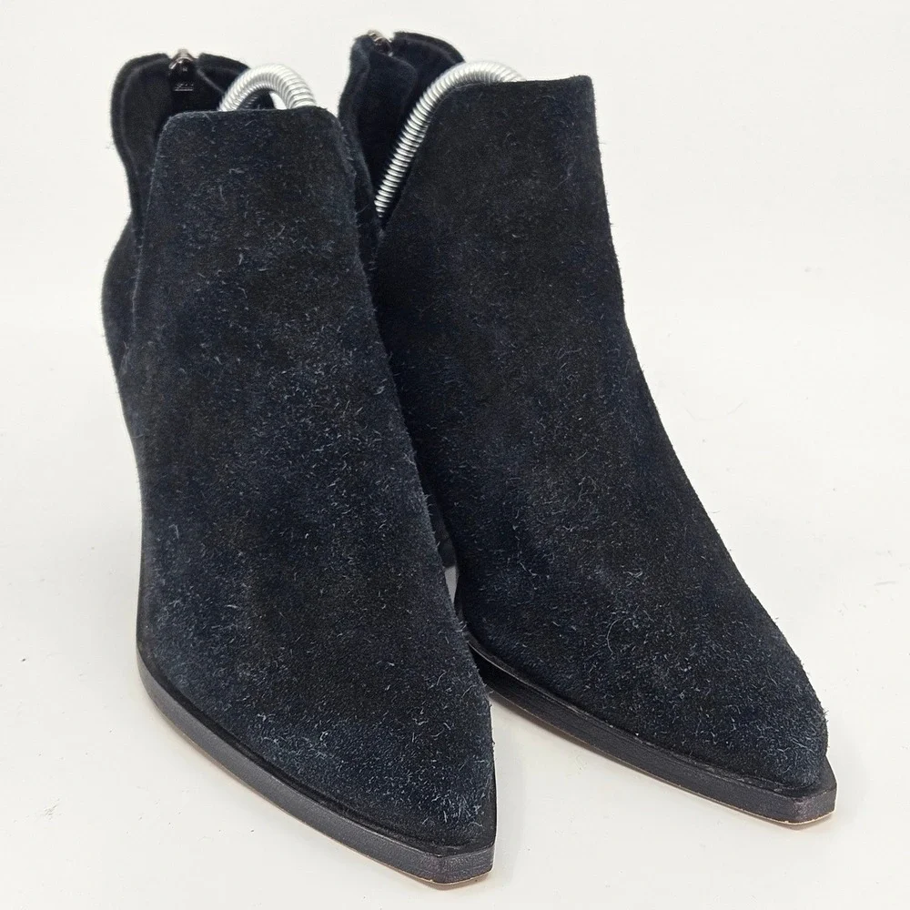 Vince Camuto Bibestie Black Suede Cutout Ankle Boots Block Heel Rear Zip Size 8M
